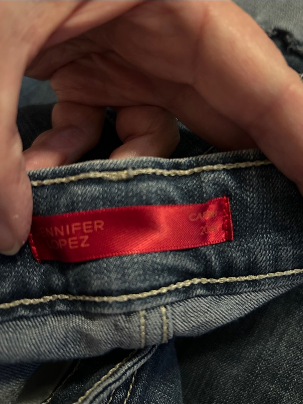 Jennifer Lopez Slim women’s Denim Jeans in Medium Blue with Red Label